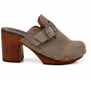 Splendid olive clogs 